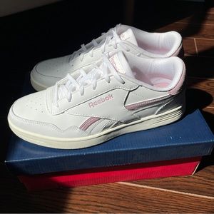 NWT REEBOK WHITE/PINK SHOES size 9